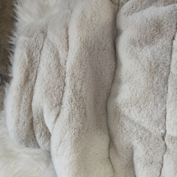 NWT Altar'd State Joelle faux fur jacket - small - Picture 11 of 13